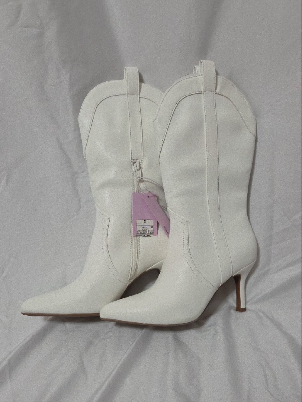 White Pointed-Toe Mid-Calf Heeled Boots, Zipper on Side, Size 7.5, New W/Tags - Picture 6 of 10